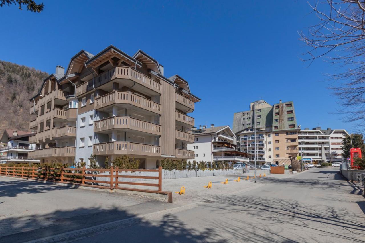Cristallo Apartment - Ristrutturato Nuovo Centro Aprica Bagian luar foto
